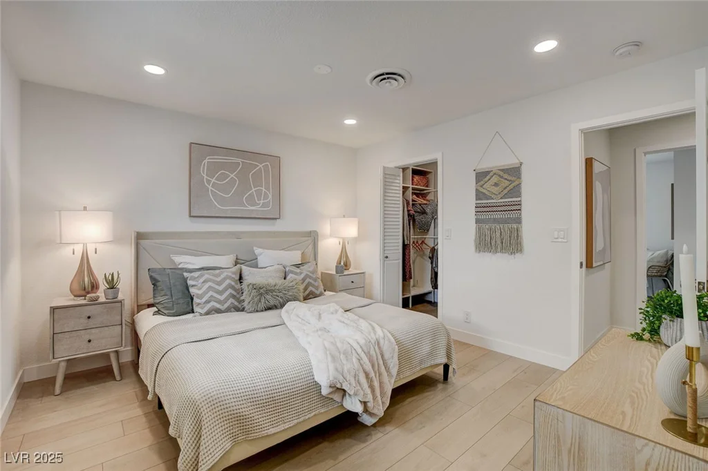 5904 Apple Valley, Las Vegas, NV 89108