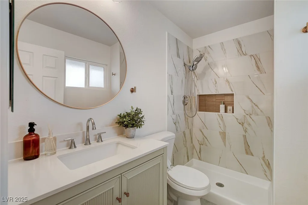 5904 Apple Valley, Las Vegas, NV 89108