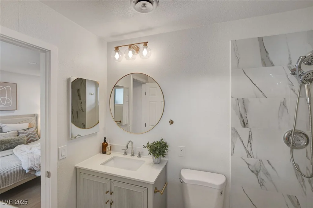 5904 Apple Valley, Las Vegas, NV 89108