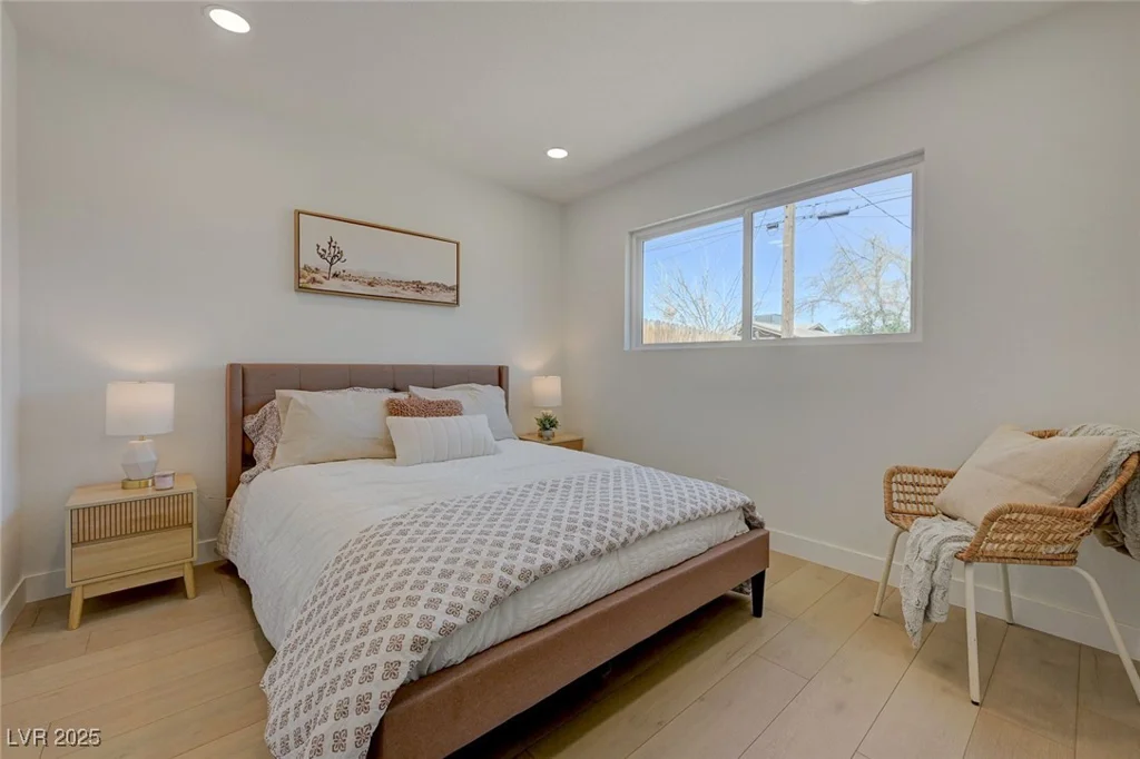 5904 Apple Valley, Las Vegas, NV 89108