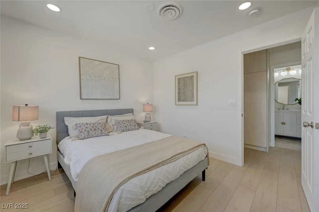 5904 Apple Valley, Las Vegas, NV 89108