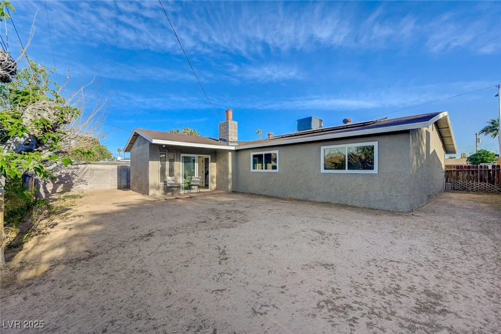 5904 Apple Valley, Las Vegas, NV 89108