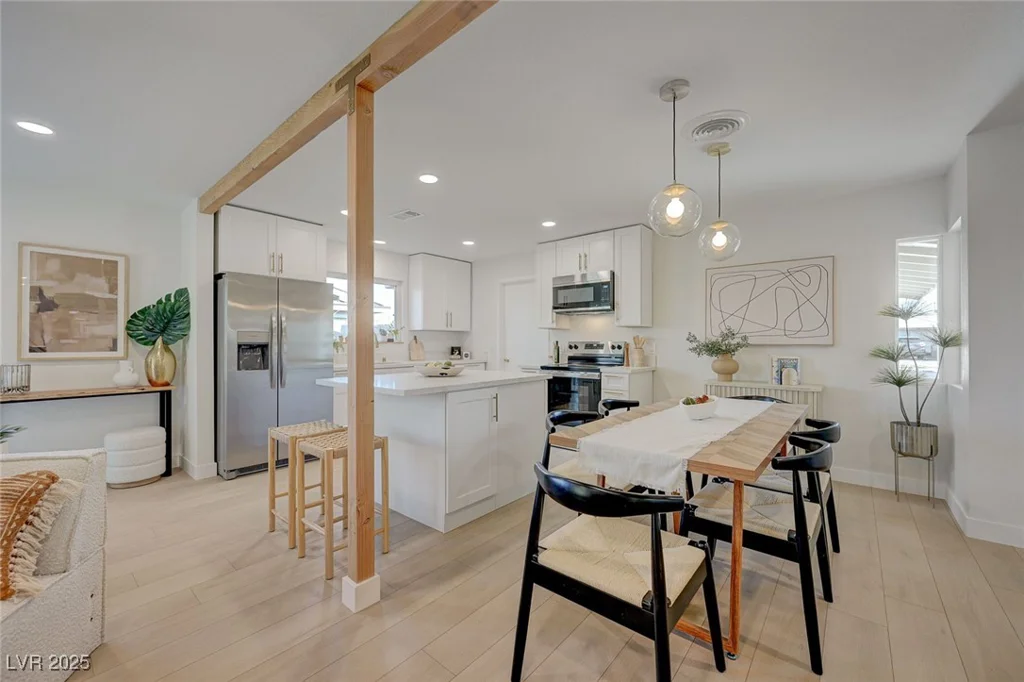 5904 Apple Valley, Las Vegas, NV 89108