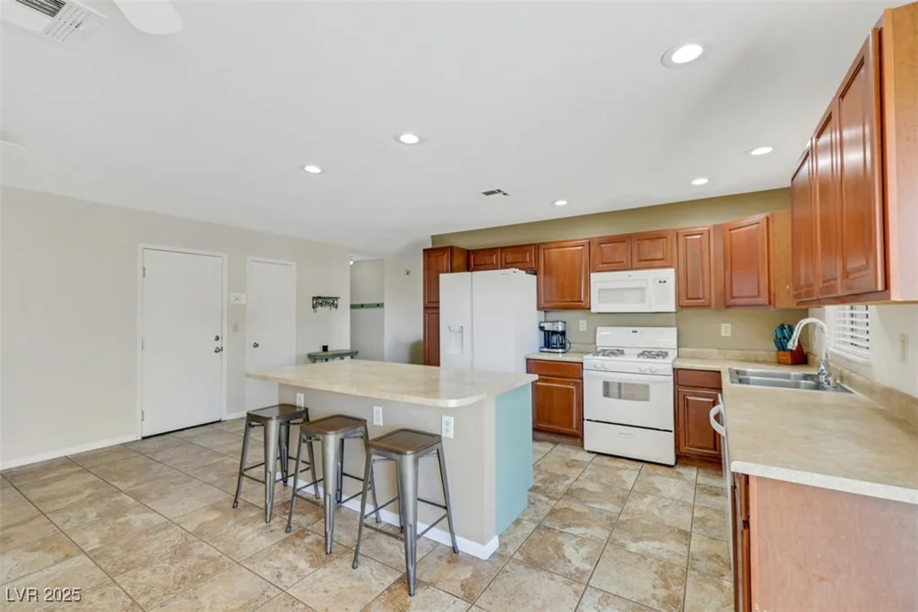 423 Golden Valley, Henderson, NV 89002