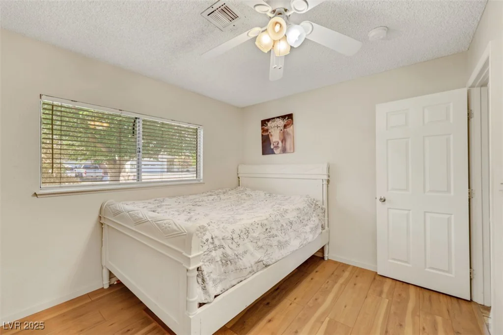 423 Golden Valley, Henderson, NV 89002