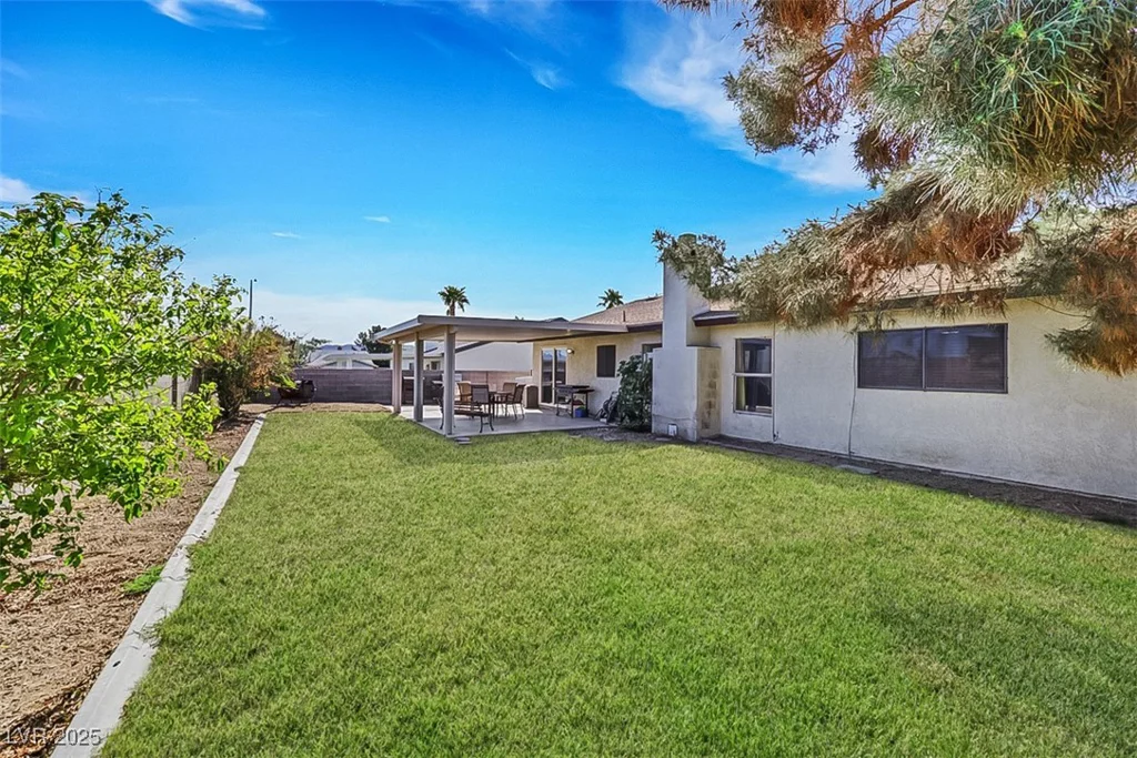 423 Golden Valley, Henderson, NV 89002