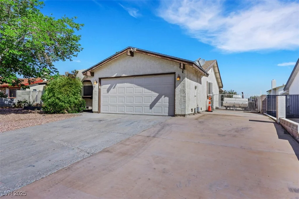 423 Golden Valley, Henderson, NV 89002