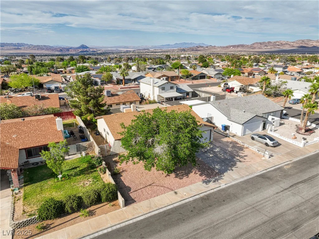 423 Golden Valley, Henderson, NV 89002