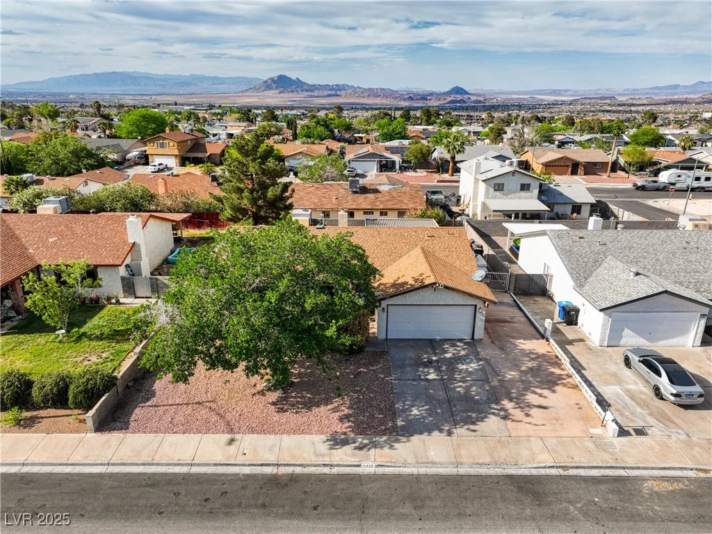 423 Golden Valley, Henderson, NV 89002