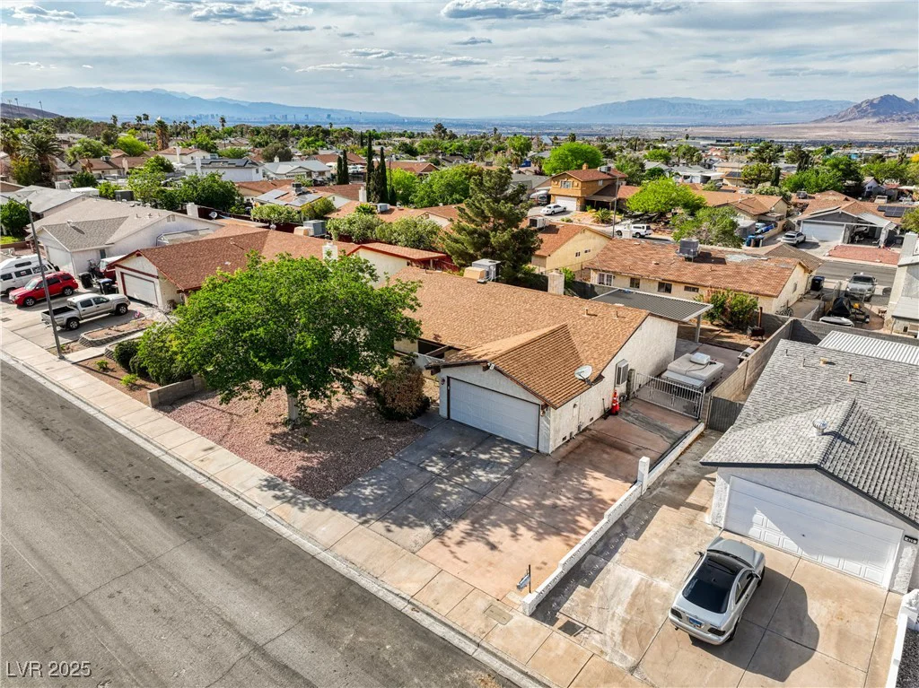 423 Golden Valley, Henderson, NV 89002