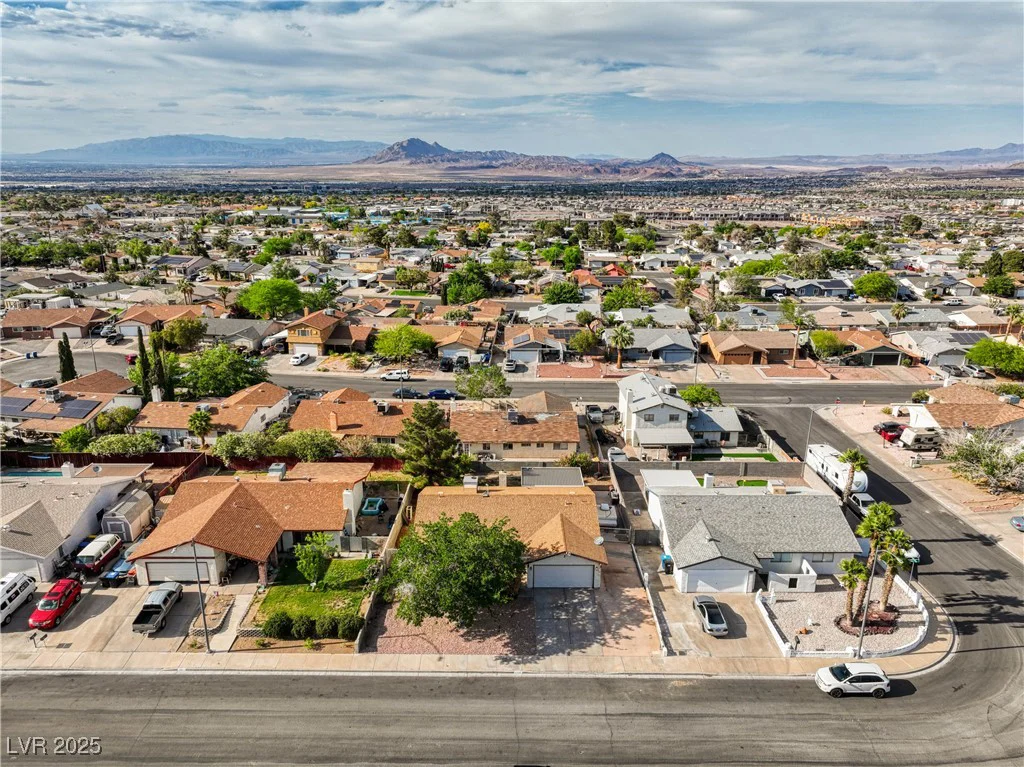 423 Golden Valley, Henderson, NV 89002