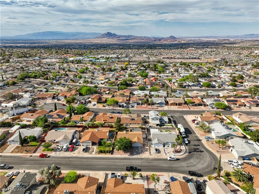423 Golden Valley, Henderson, NV 89002