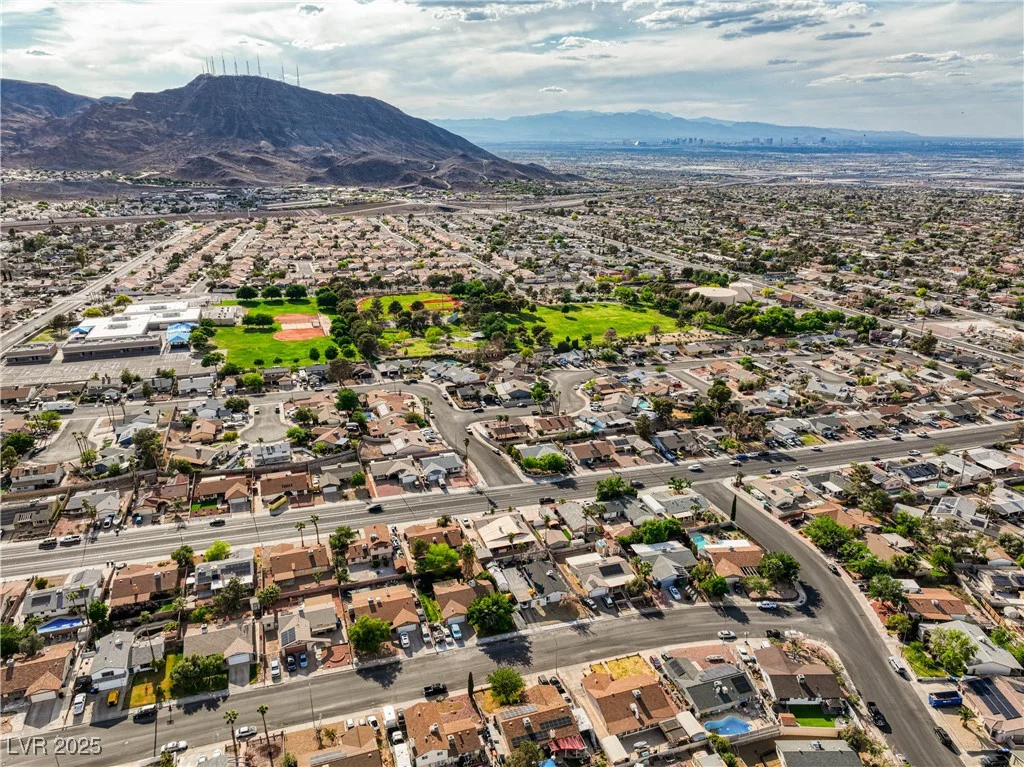 423 Golden Valley, Henderson, NV 89002