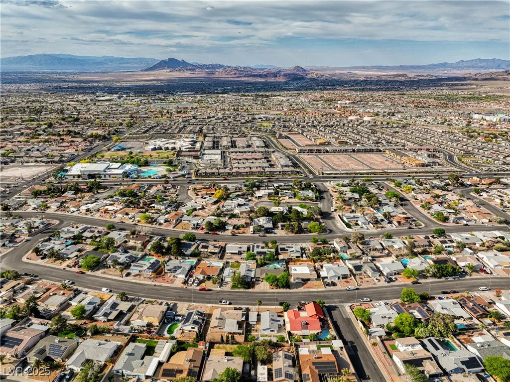 423 Golden Valley, Henderson, NV 89002