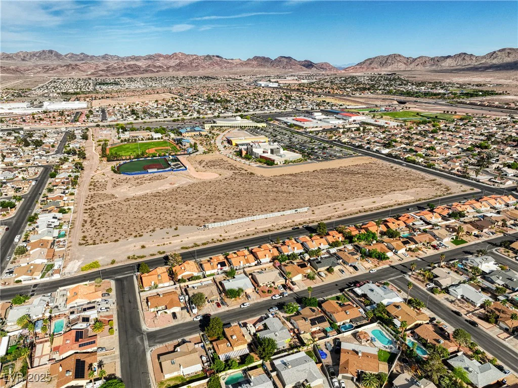 423 Golden Valley, Henderson, NV 89002
