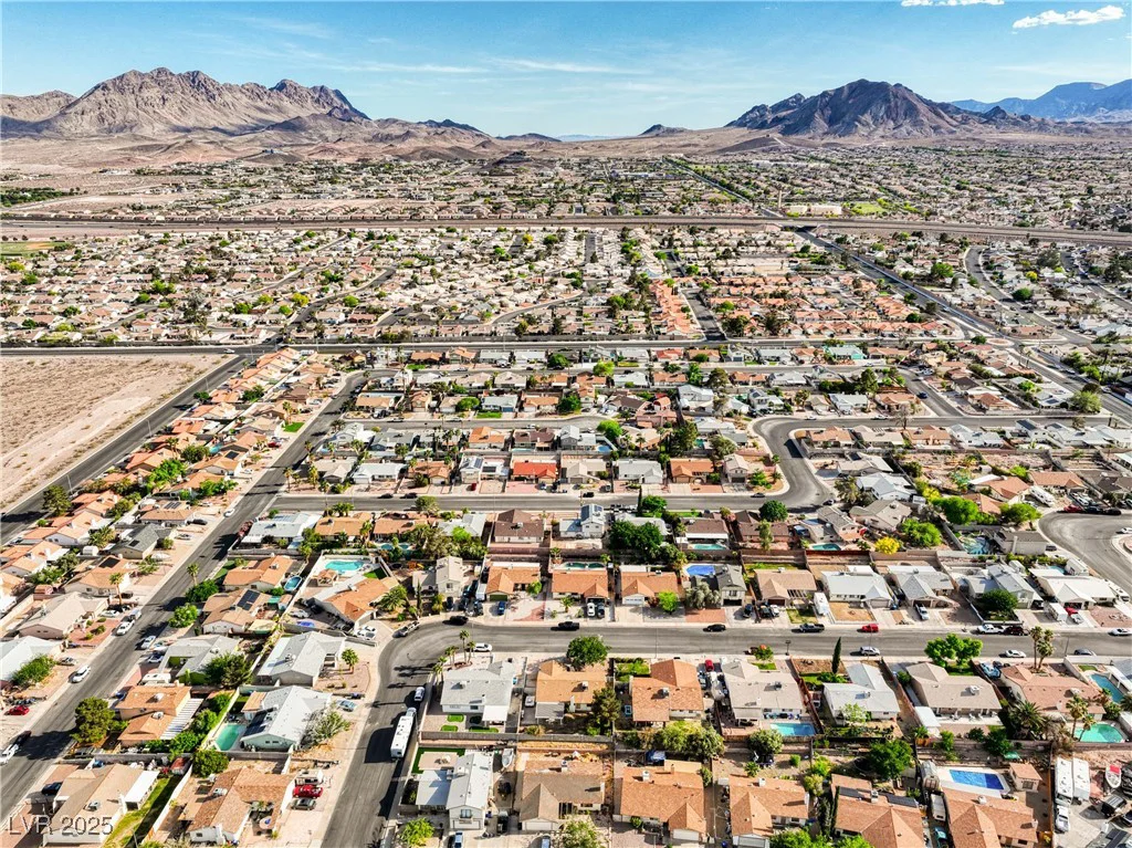 423 Golden Valley, Henderson, NV 89002