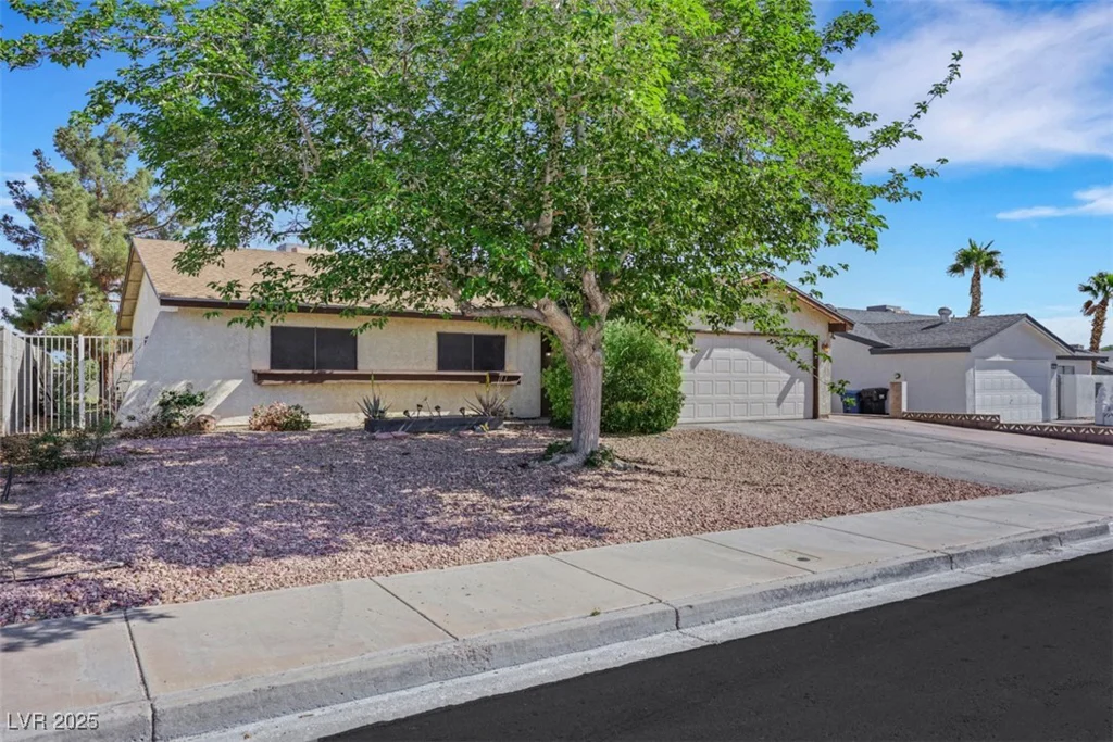 423 Golden Valley, Henderson, NV 89002