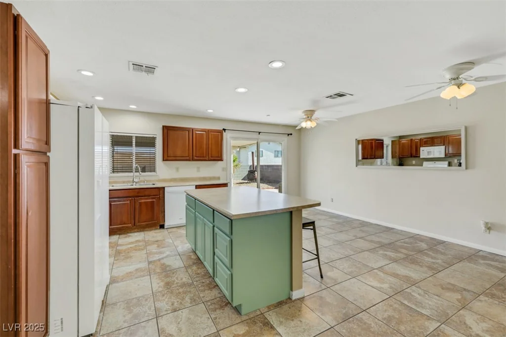 423 Golden Valley, Henderson, NV 89002