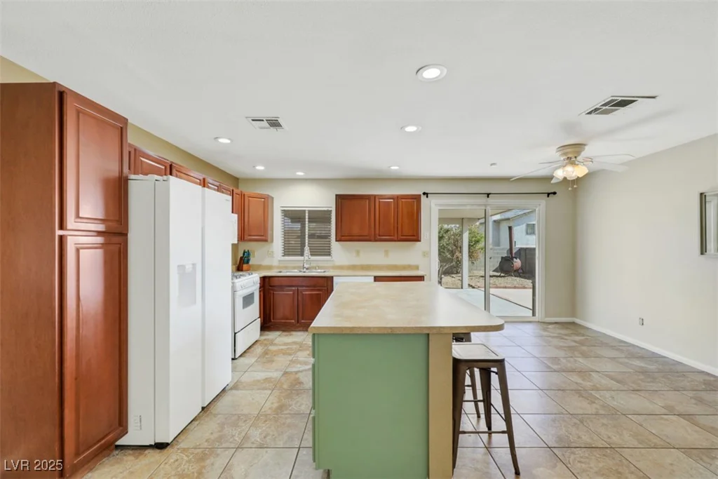 423 Golden Valley, Henderson, NV 89002