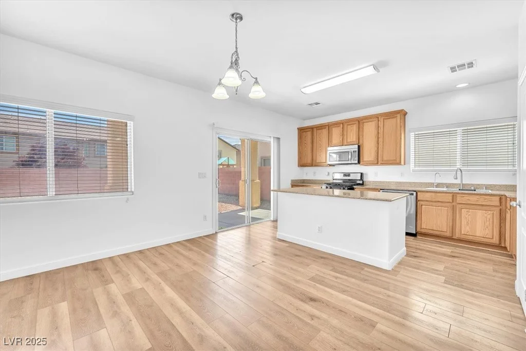 5060 Blue Rose, North Las Vegas, NV 89081