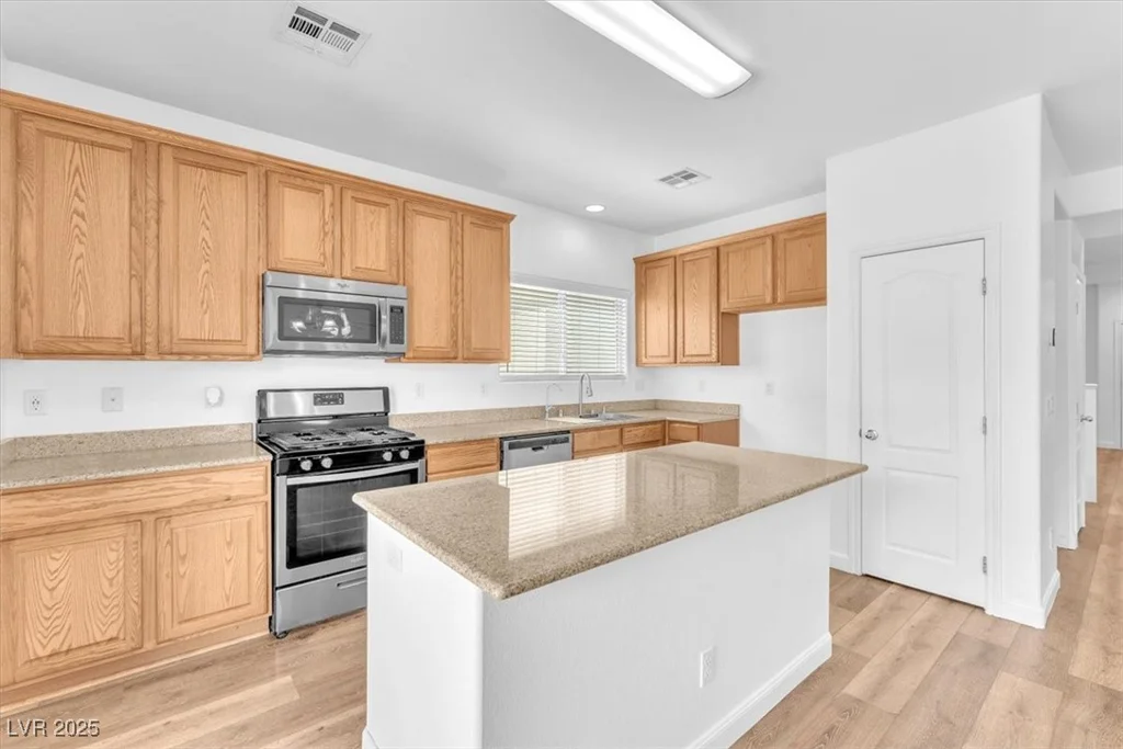 5060 Blue Rose, North Las Vegas, NV 89081