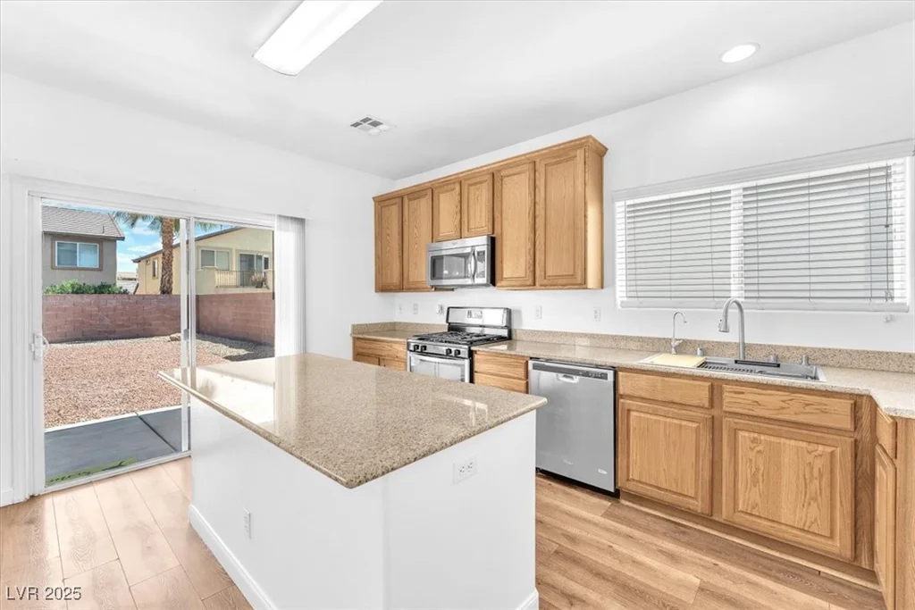 5060 Blue Rose, North Las Vegas, NV 89081
