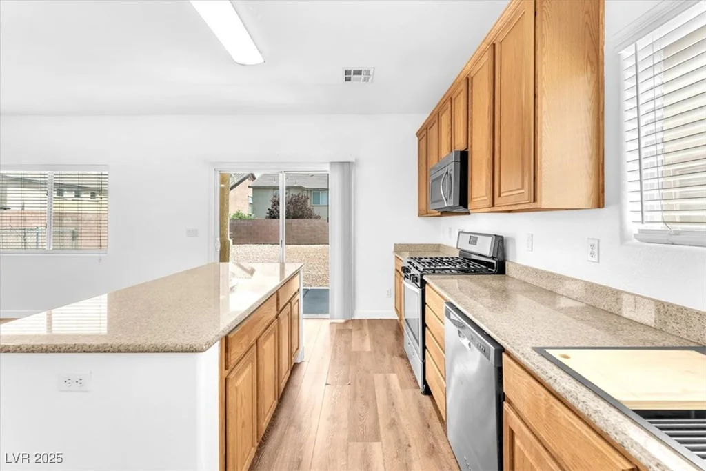 5060 Blue Rose, North Las Vegas, NV 89081