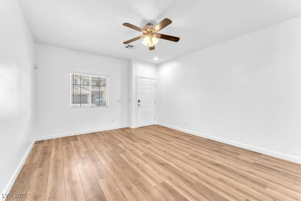 5060 Blue Rose, North Las Vegas, NV 89081