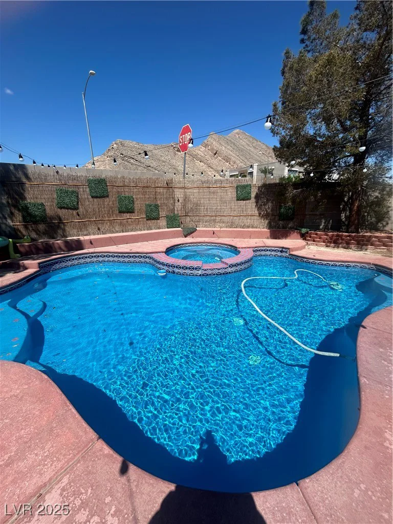 3953 Broad Meadow, Las Vegas, NV 89129