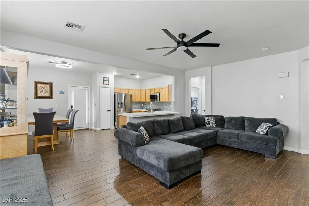 325 Arrowbird, North Las Vegas, NV 89031