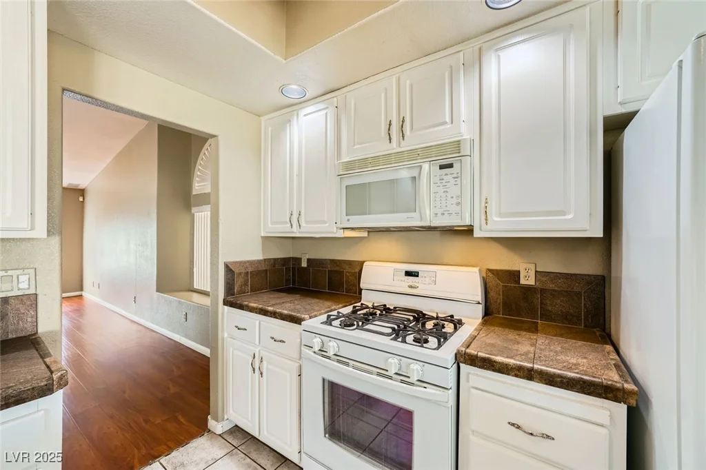 3732 Crescent Canyon, Las Vegas, NV 89129