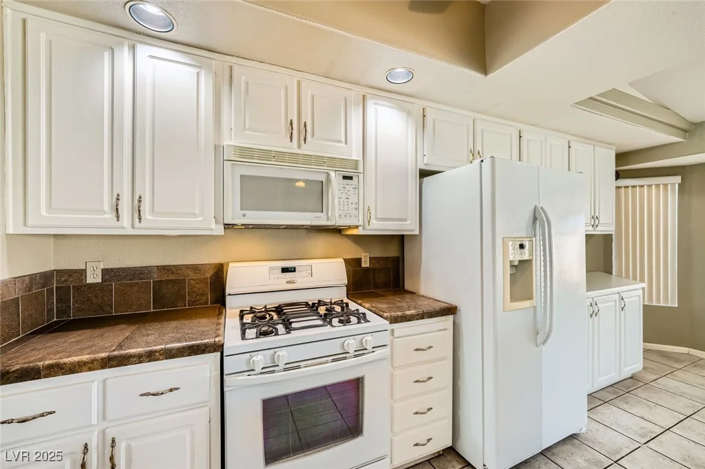 3732 Crescent Canyon, Las Vegas, NV 89129