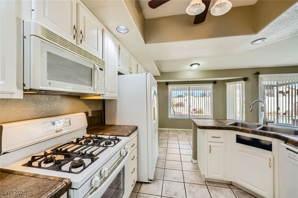 3732 Crescent Canyon, Las Vegas, NV 89129
