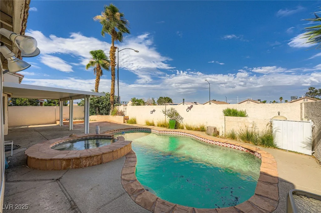 3732 Crescent Canyon, Las Vegas, NV 89129
