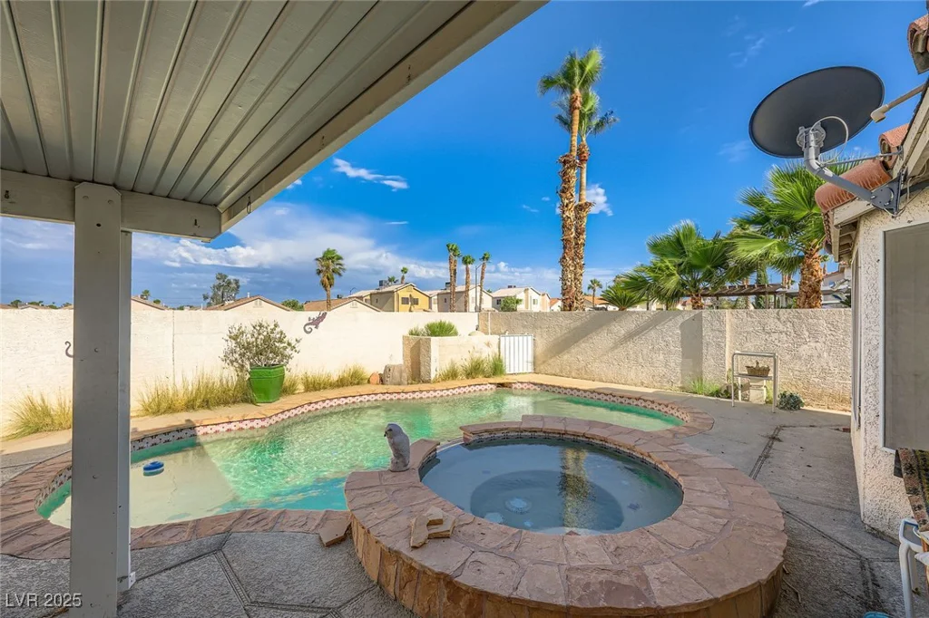 3732 Crescent Canyon, Las Vegas, NV 89129
