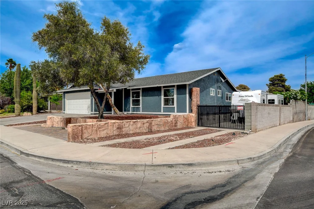 4578 Churchfield, Las Vegas, NV 89103