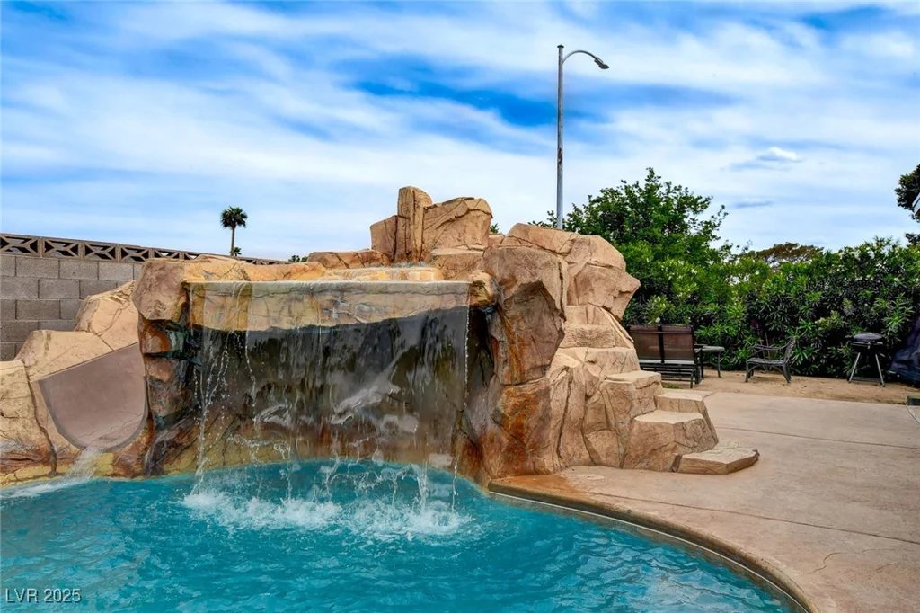 4578 Churchfield, Las Vegas, NV 89103