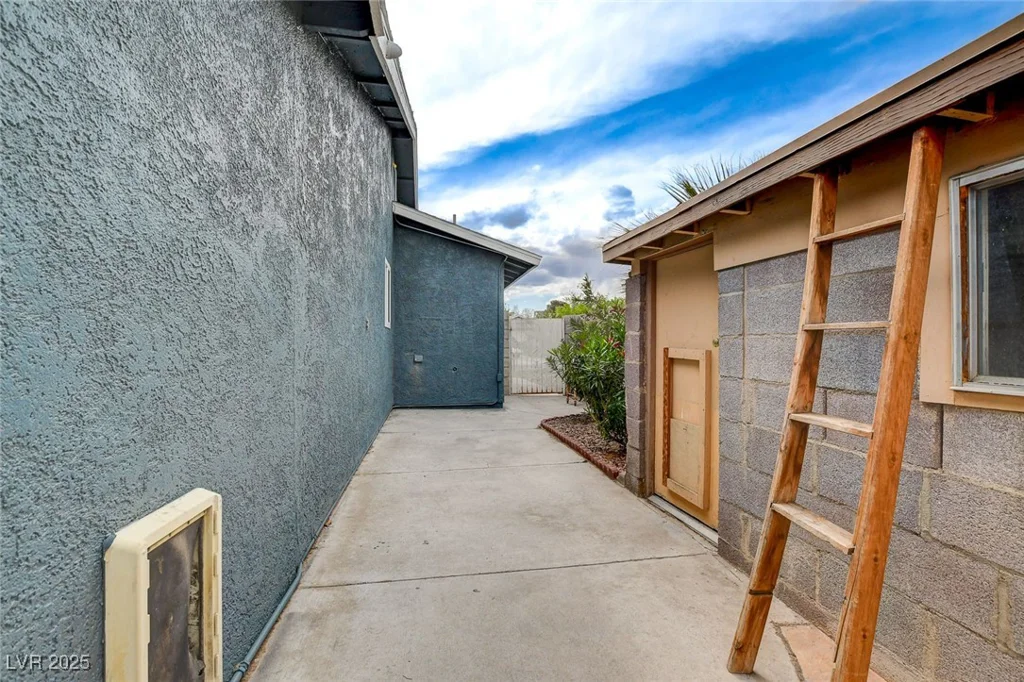 4578 Churchfield, Las Vegas, NV 89103