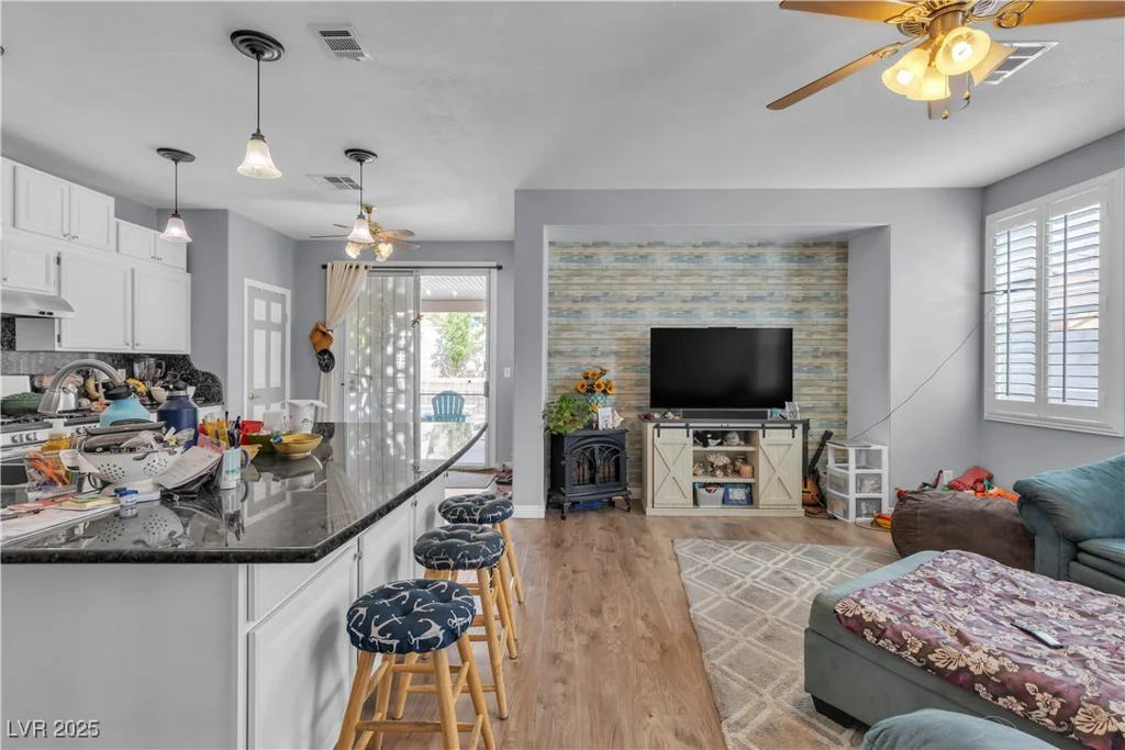 1164 Warm Sun, Las Vegas, NV 89110