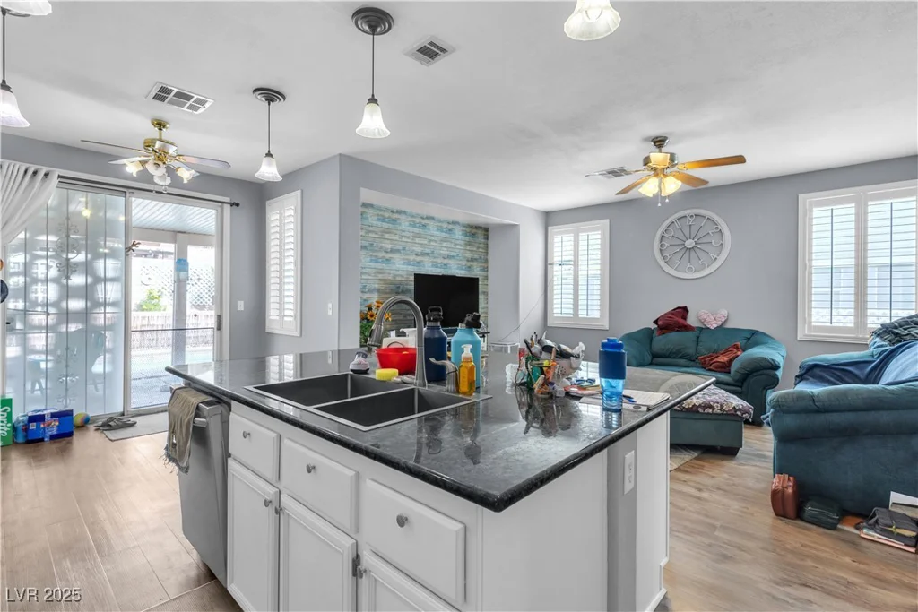 1164 Warm Sun, Las Vegas, NV 89110