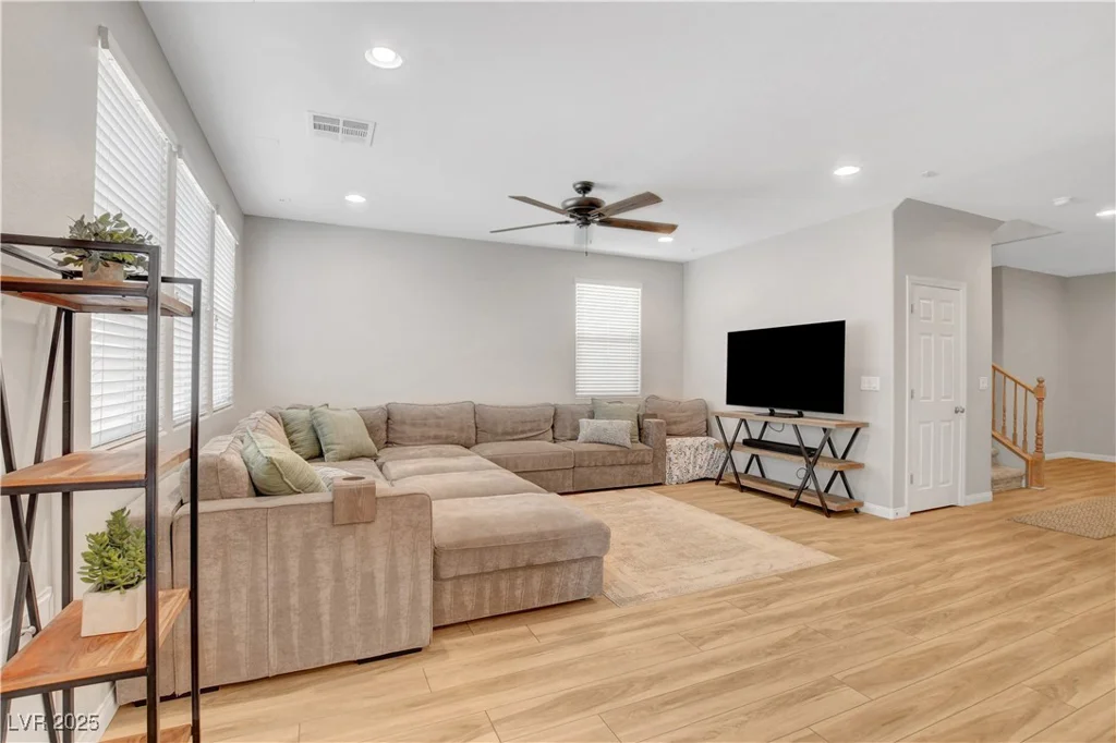 11212 Hedgemont, Las Vegas, NV 89138