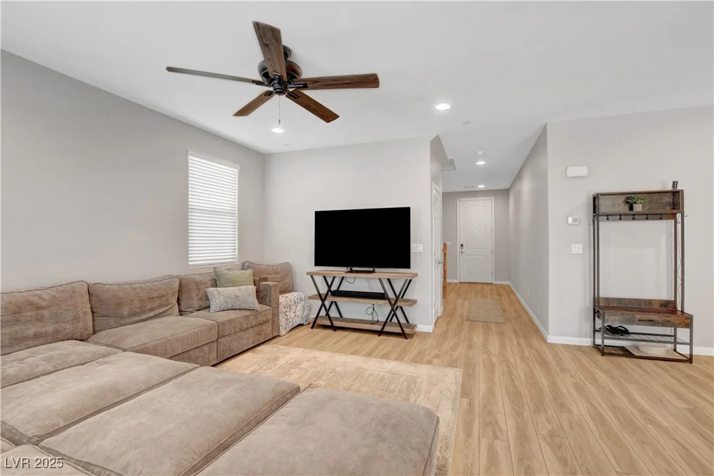 11212 Hedgemont, Las Vegas, NV 89138