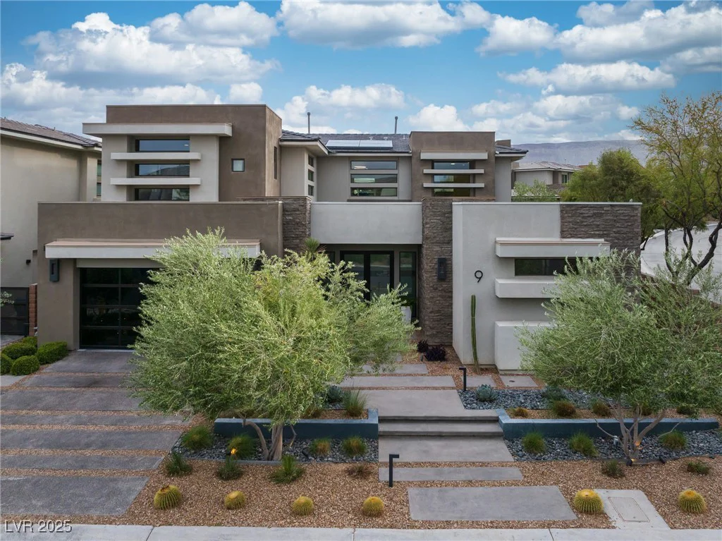 9 Garden Shadow, Las Vegas, NV 89135