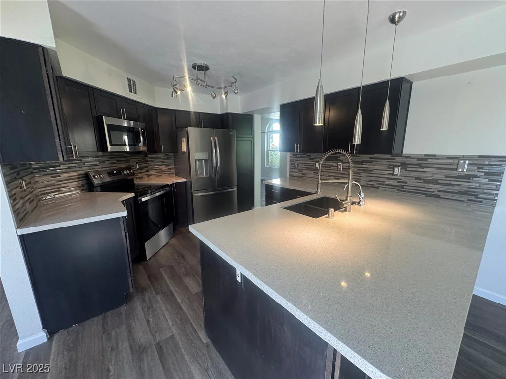 2807 Camelback, Henderson, NV 89074