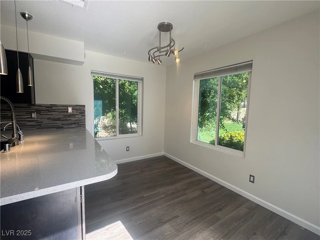 2807 Camelback, Henderson, NV 89074