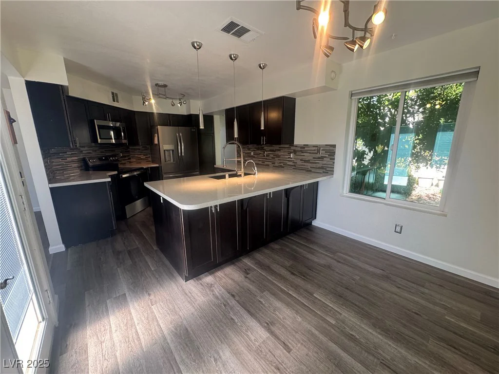 2807 Camelback, Henderson, NV 89074
