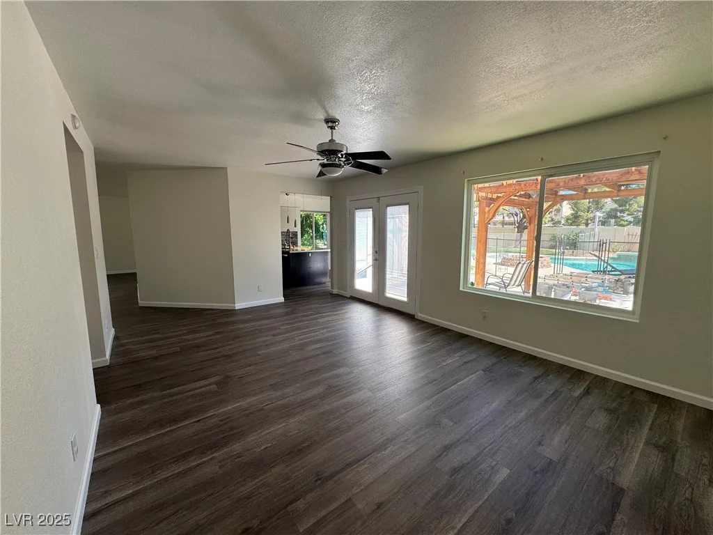 2807 Camelback, Henderson, NV 89074