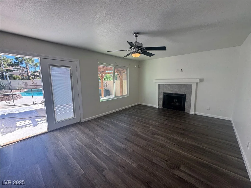 2807 Camelback, Henderson, NV 89074