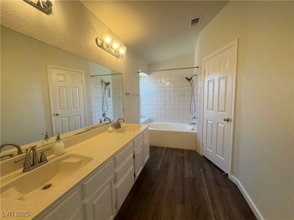 2807 Camelback, Henderson, NV 89074