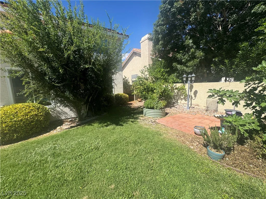 2807 Camelback, Henderson, NV 89074